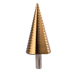 Правда о ступенчатом коническом сверле: универсальный мастер или узкий специалист?